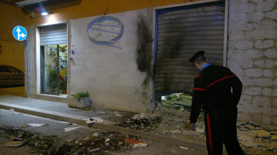 Il negozio di fiori di Carapelle devastato da una bomba