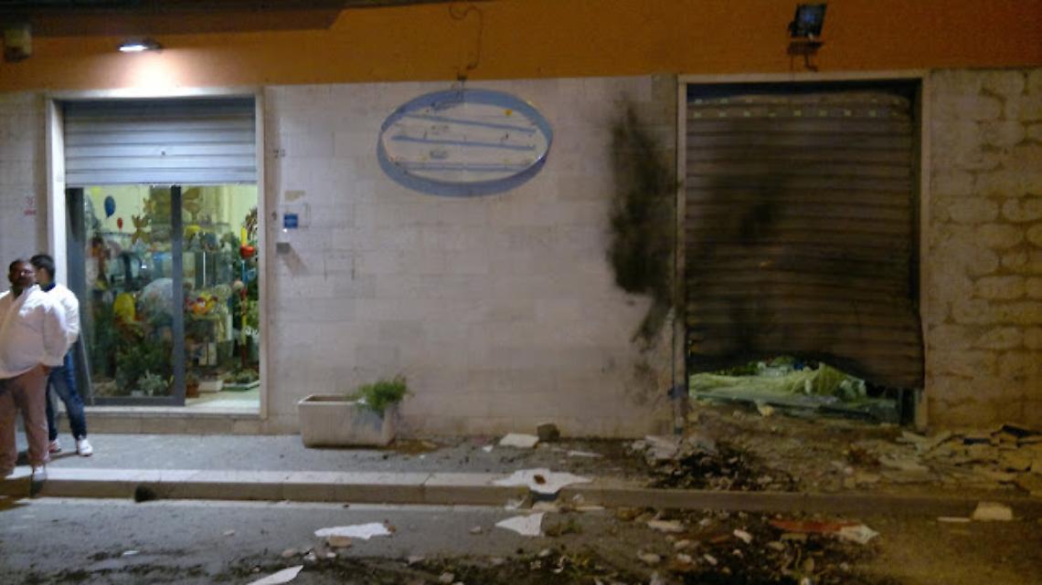 Il negozio di fiori di Carapelle devastato da una bomba