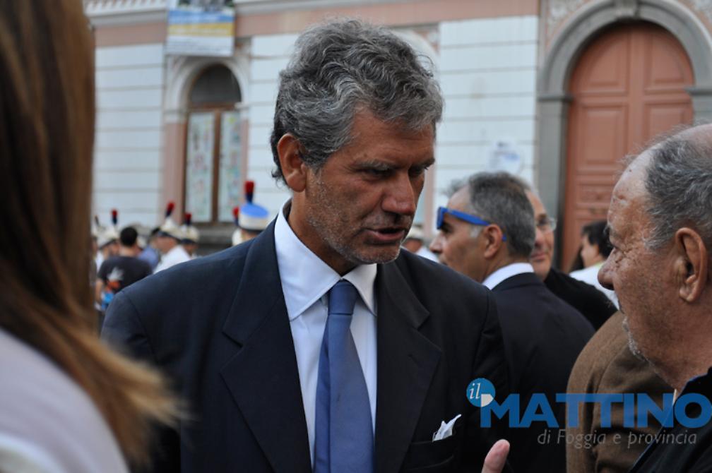 Arrufato e abbronzato