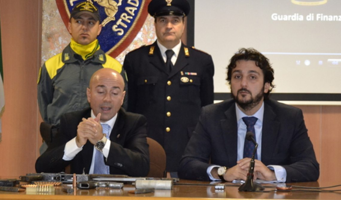 Un momento della conferenza della Polizia e della Gdf
