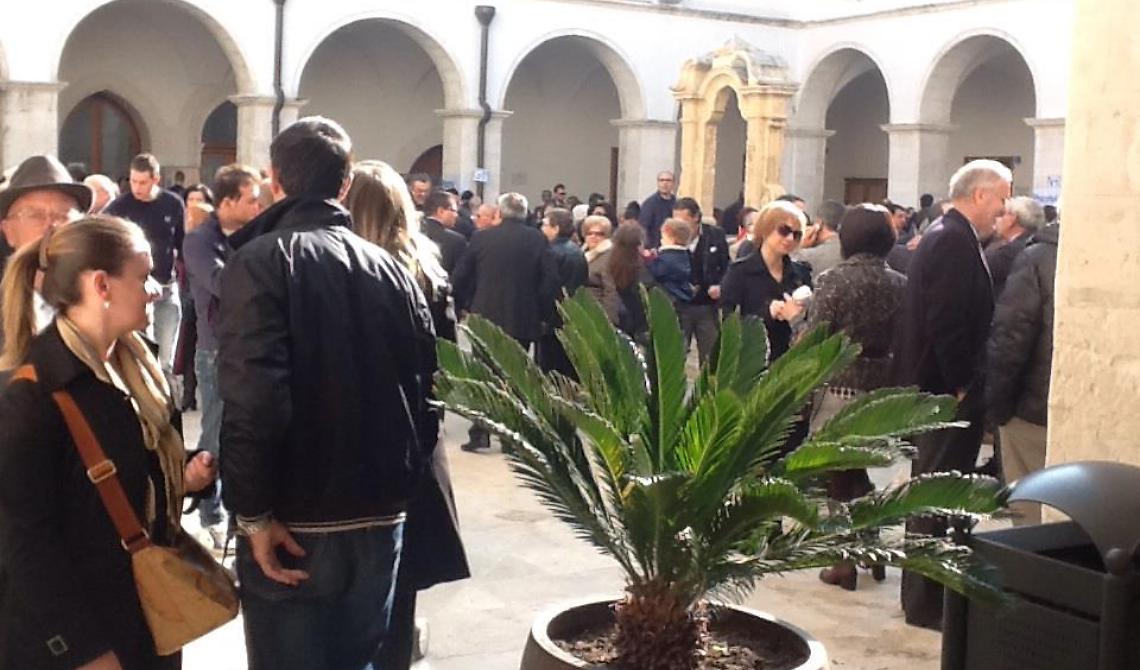 Ore 12.30 2800 votanti a Manfredonia. Massiccia affluenza e clima avvelenato dal caso delle 4000 schede scomparse