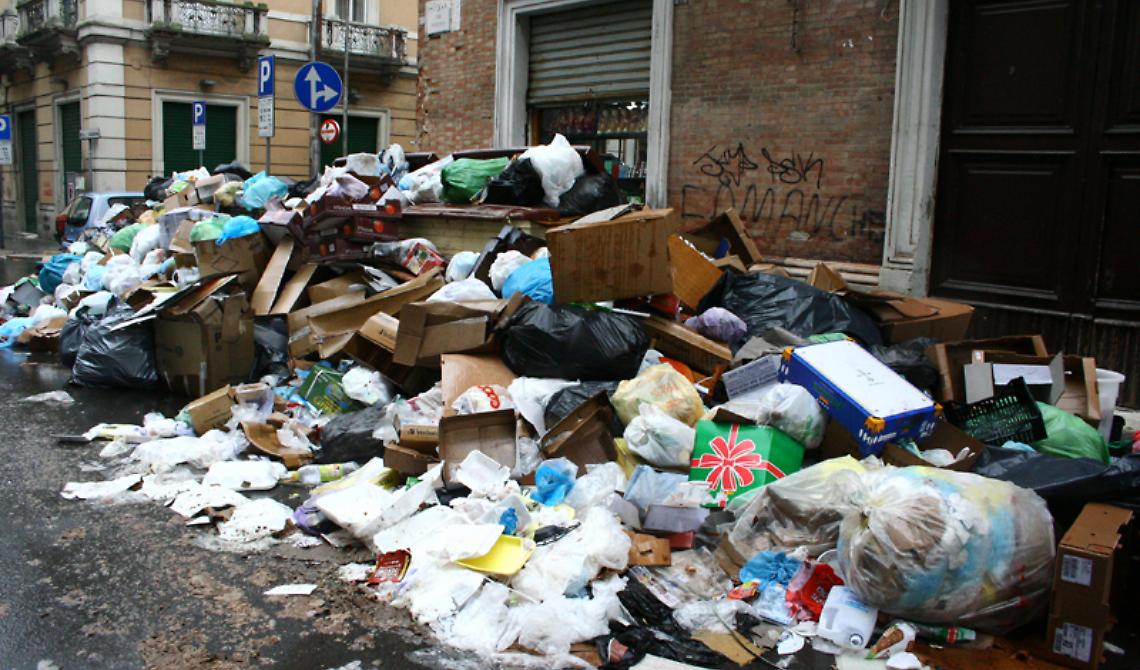 Unità di crisi al Comune di Foggia per evitare un Natale sotto la coltre dei rifiuti