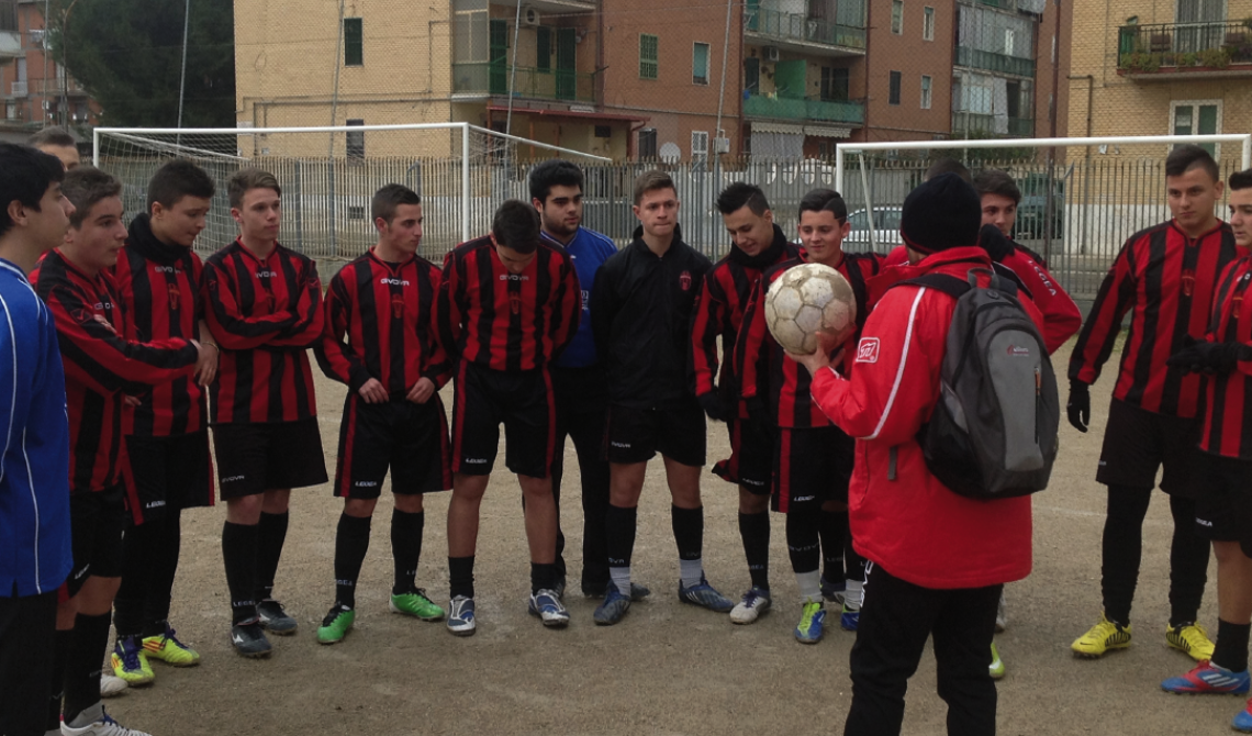 Il calcio sano che tiene lontani gli allenatori pedofili