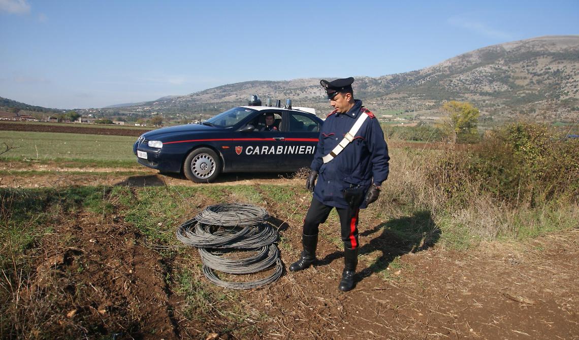 I cavi recuperati dai militari