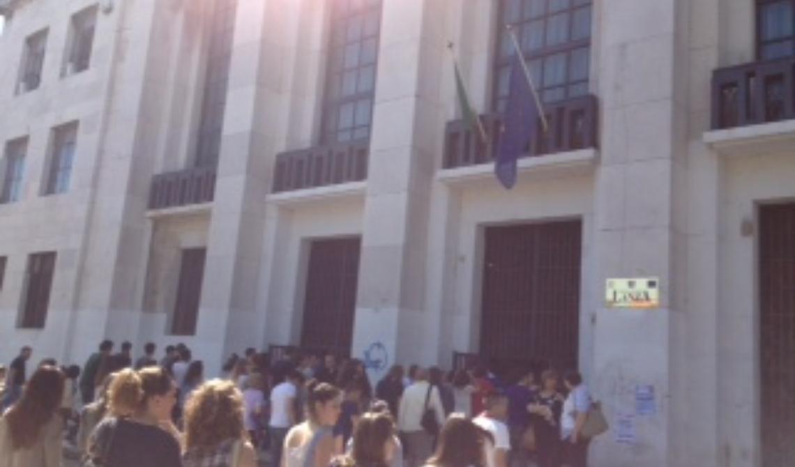 Fuga di gas a Palazzo degli Studi: rientra l'emergenza ma il Poerio chiude due giorni