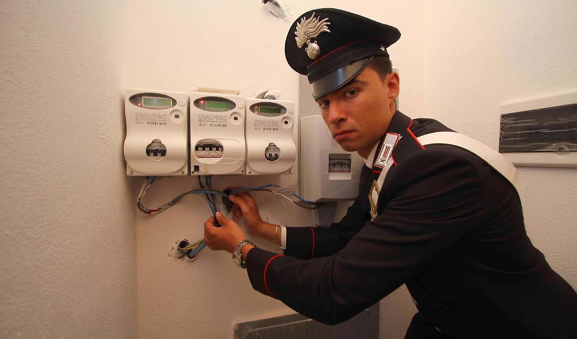 Cagnano Varano, allaccio abusivo all'Enel: arrestato noto ristoratore 