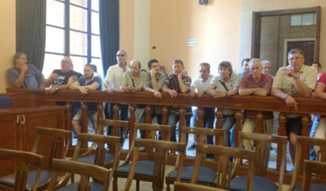 Foggia, protesta dei lavoratori del verde in consiglio comunale
