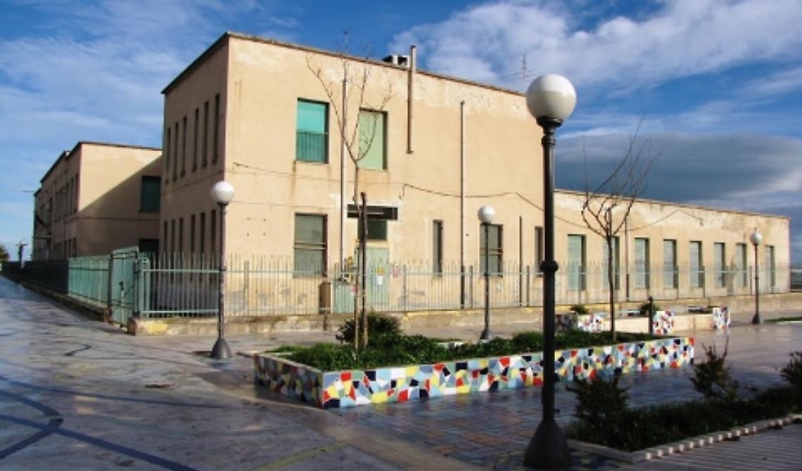 Manfredonia, bidello ritrovato morto nel liceo classico "Aldo Moro"