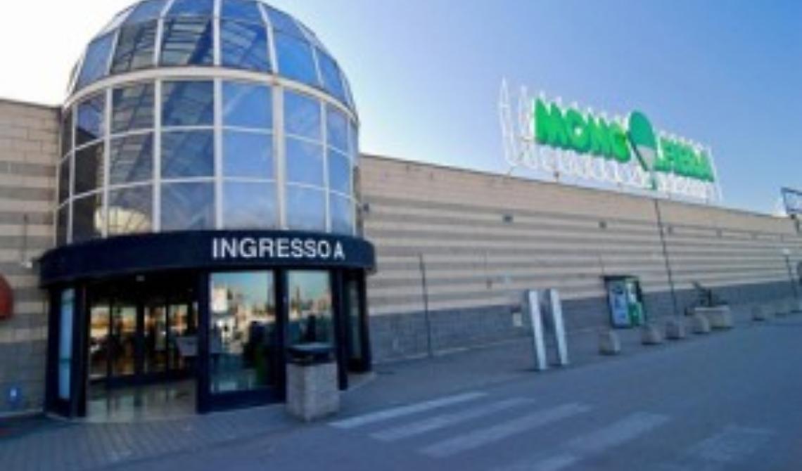 Oggi, 16 settembre 2004, la Procura chiude Mongolfiera e Ipercoop: a Foggia si riversa la protesta da tutta Italia