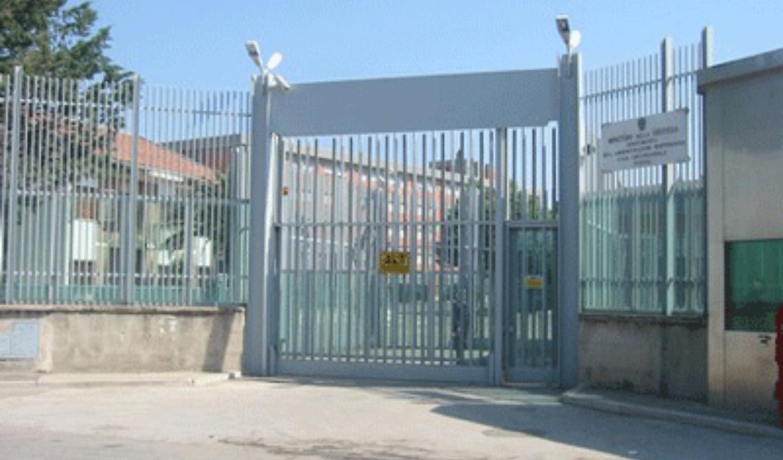 Carcere di Foggia, detenuto senegalese aggredisce e manda in ospedale agente di Polizia Penitenziaria