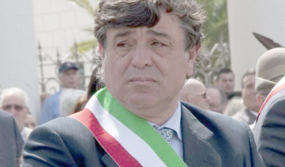 Cera in catene da Napolitano: «Per revocare lo scioglimento del Consiglio» 