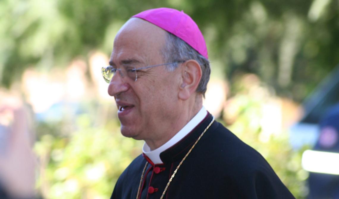 «L'arcivescovo di Foggia si è dimesso»: lo dice don Fauso Parisi, ma viene smentito