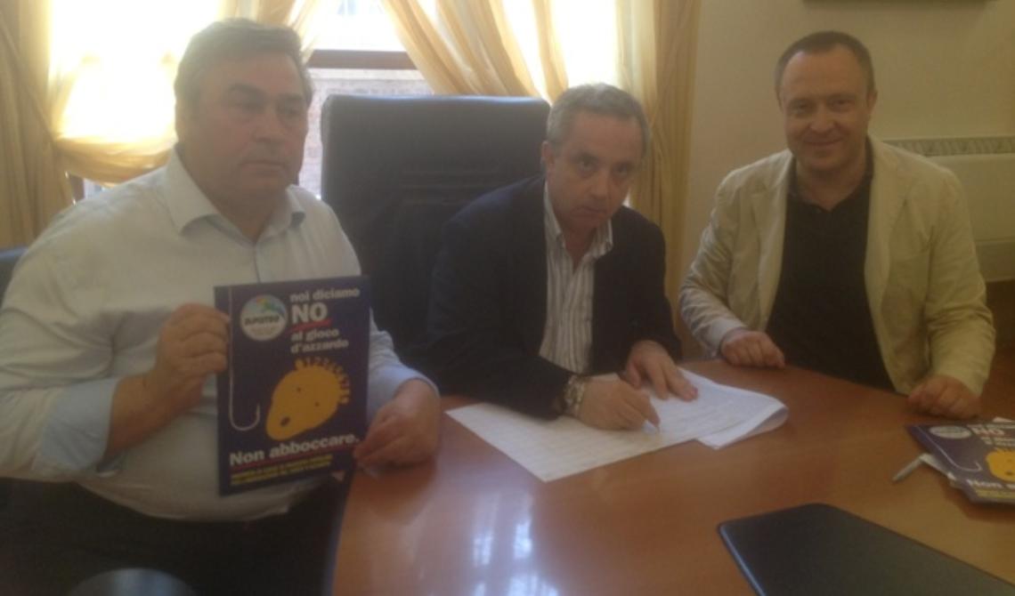 Referendum Idv contro il gioco d'azzardo, Mongelli è il primo foggiano a firmare