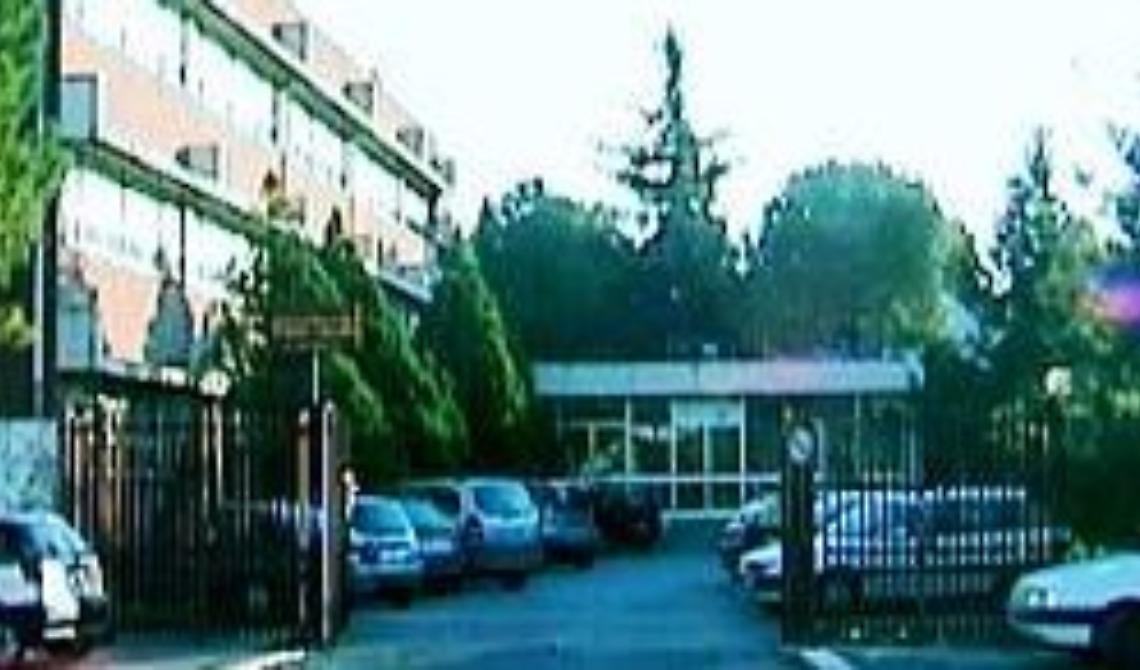 Furto all'istituto "Pacinotti": rubato il portafogli della prof. di matematica