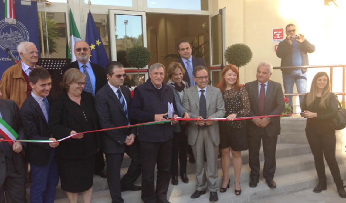 Don Ciotti inaugura la Casa dello Studente di Foggia intitolata a Marcone