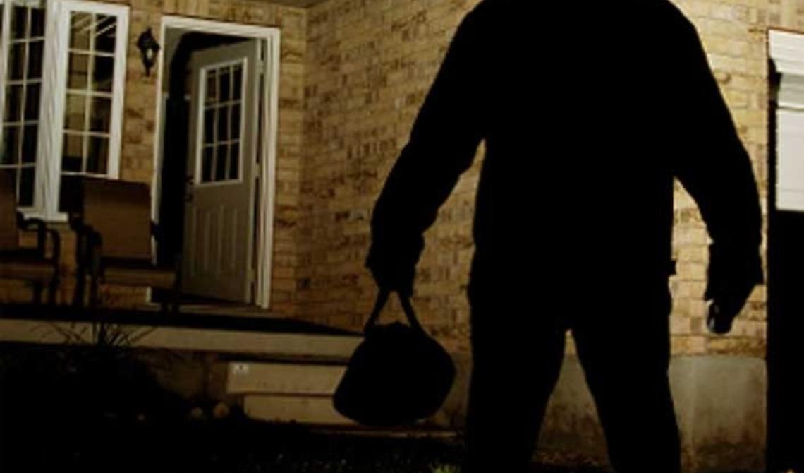 "Polizia, ci sono due persone sospette”,  sventato furto allo studio legale Agnusdei: due arresti