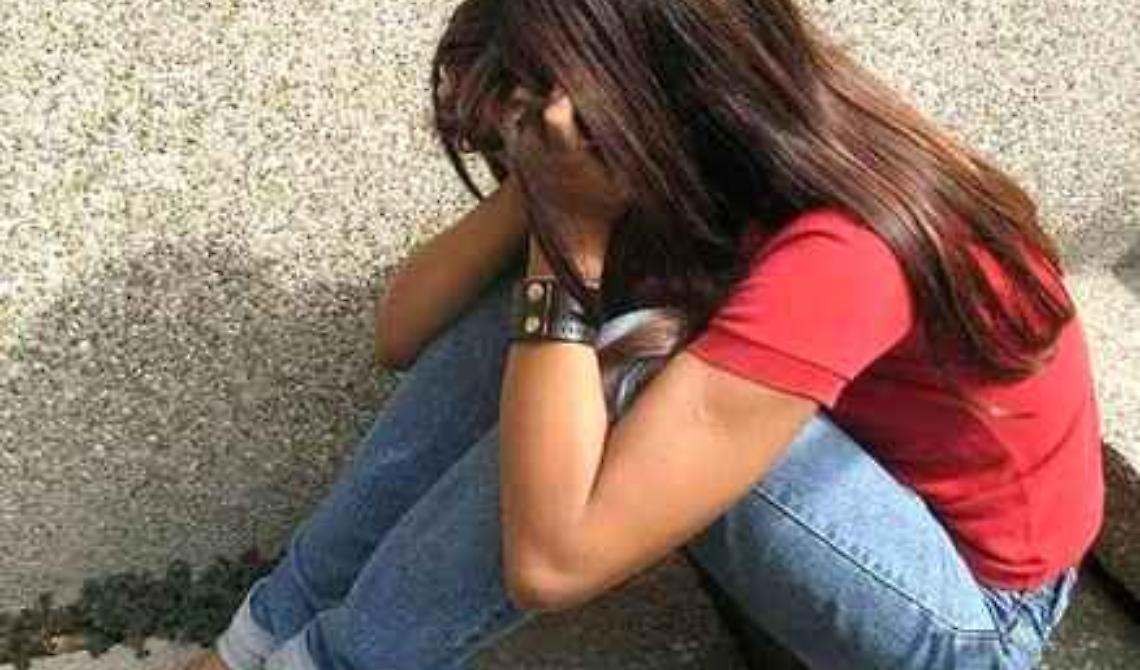 Lesina, "nonno vigile" molesta bambina: arrestato