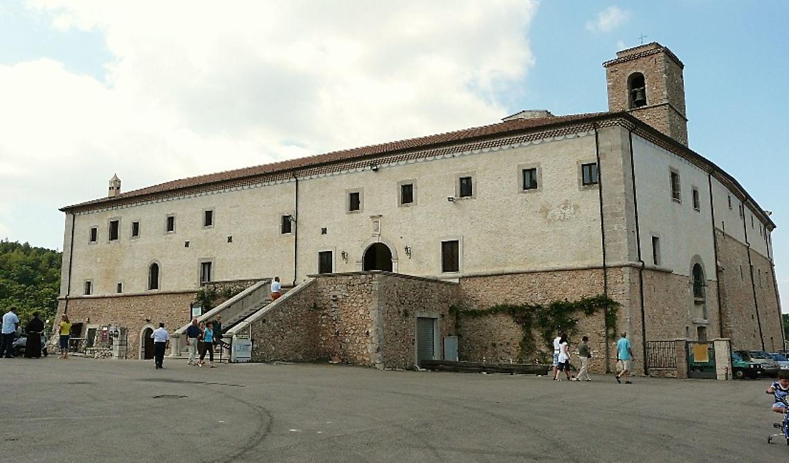 S. Marco in Lamis, nella notte di Natale c'è chi prega e c'è chi ruba