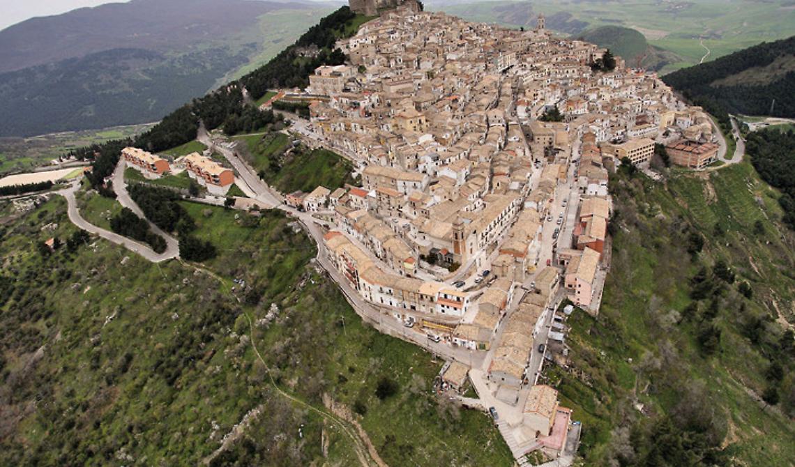 A Sant'Agata di Puglia linee telefoniche e internet bloccati: un paese senza più voce! 