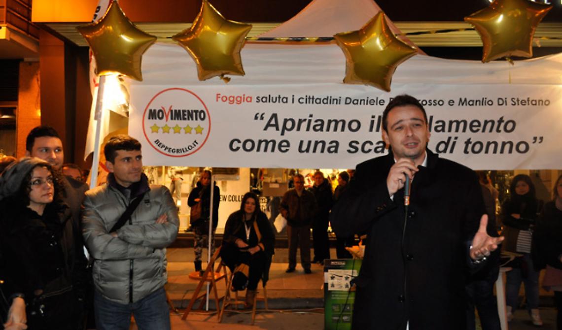 Serata a 5 stelle, ieri a Foggia, con i grillini Daniele Del Grosso e Manlio Di Stefano