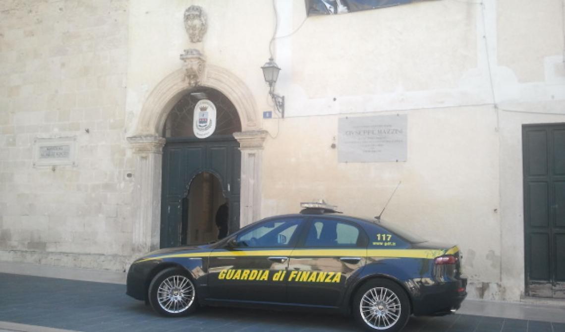Arresti domiciliari per tre dipendenti comunali di Manfredonia