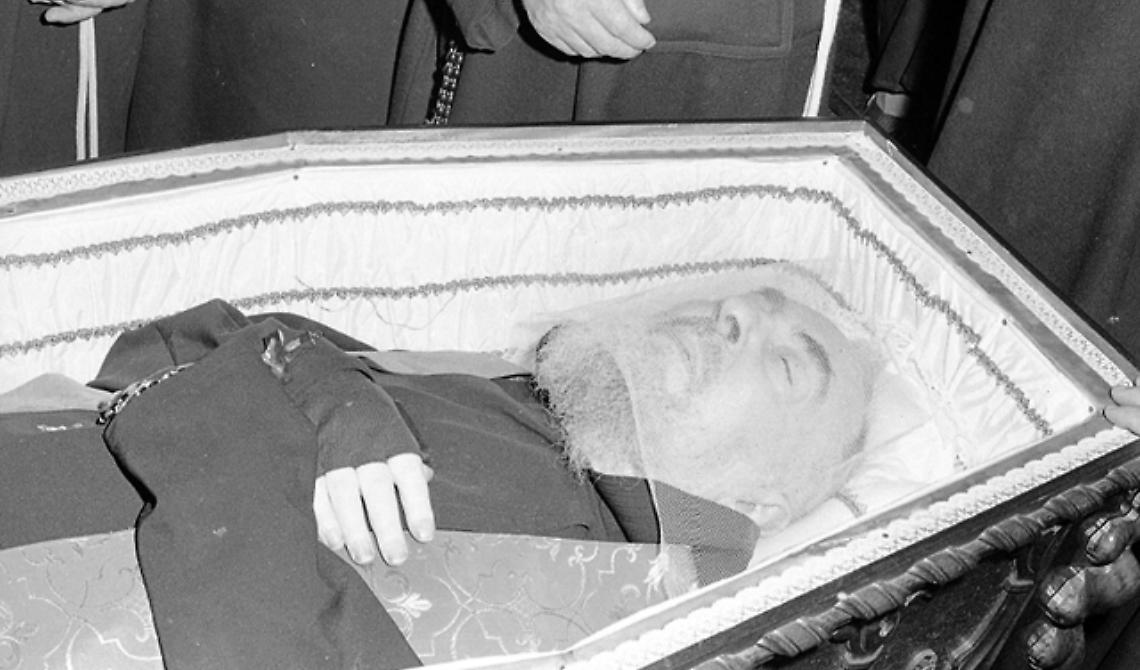 Oggi, 24 Aprile 2008, la prima ostensione del corpo di Padre Pio