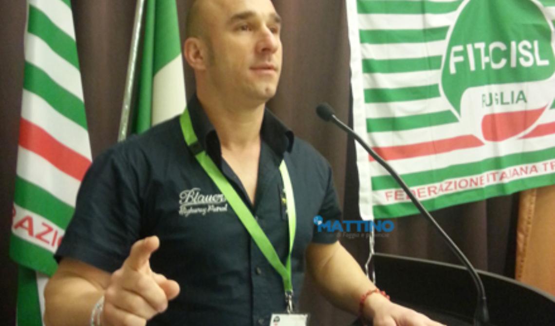 Attacchinaggio e lanci di volantini abusivi a go-go, questa notte «Foggia sembrava una città in guerra»