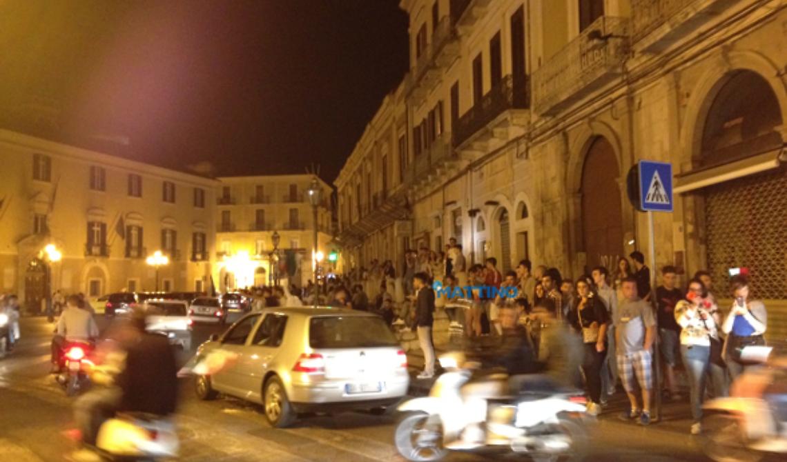 La Foggia by night che esulta per la vittoria dell'Italia sull'Inghilterra