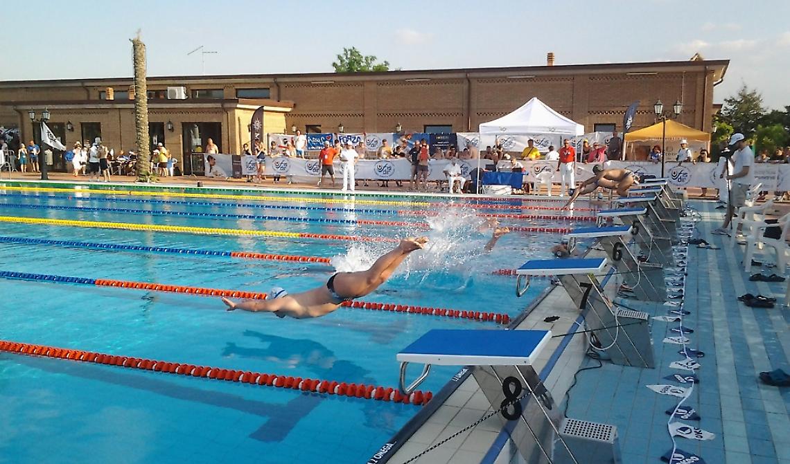 Piscine piene di medaglie per i ragazzi del 6° Campionato di Nuoto della FISDIR