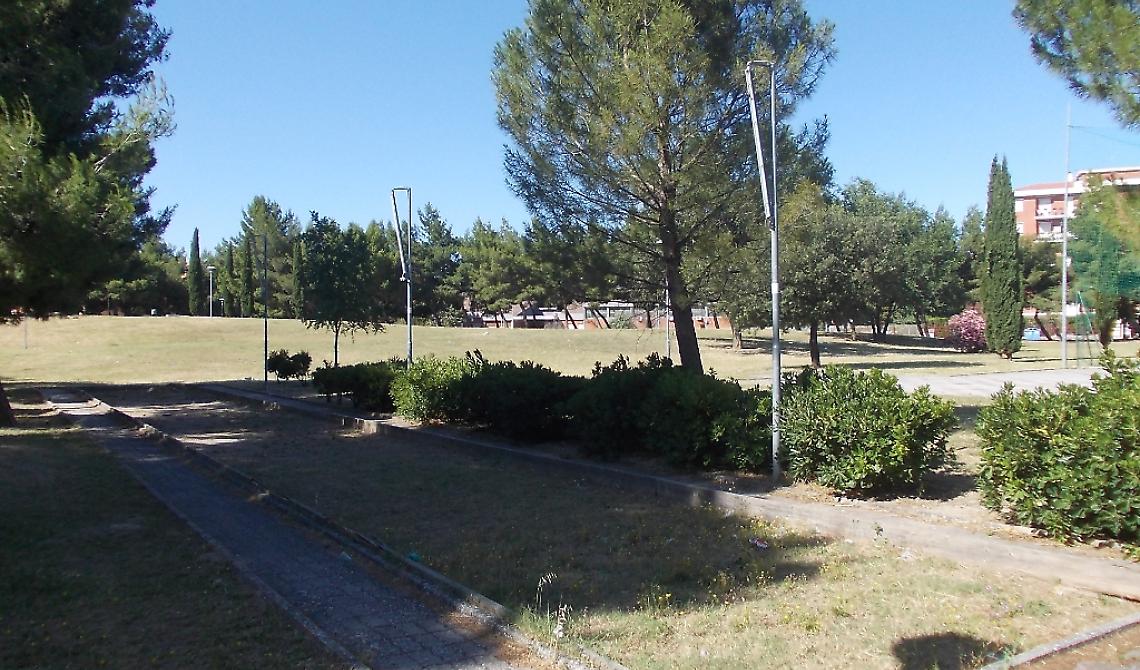 A Foggia chiusi tutti i parchi giochi e prorogata la chiusura serale dei negozi
