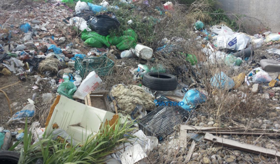 Non solo malavita, ma anche cittadini sporcaccioni a inquinare Ordona lungo il torrente Carapelle 