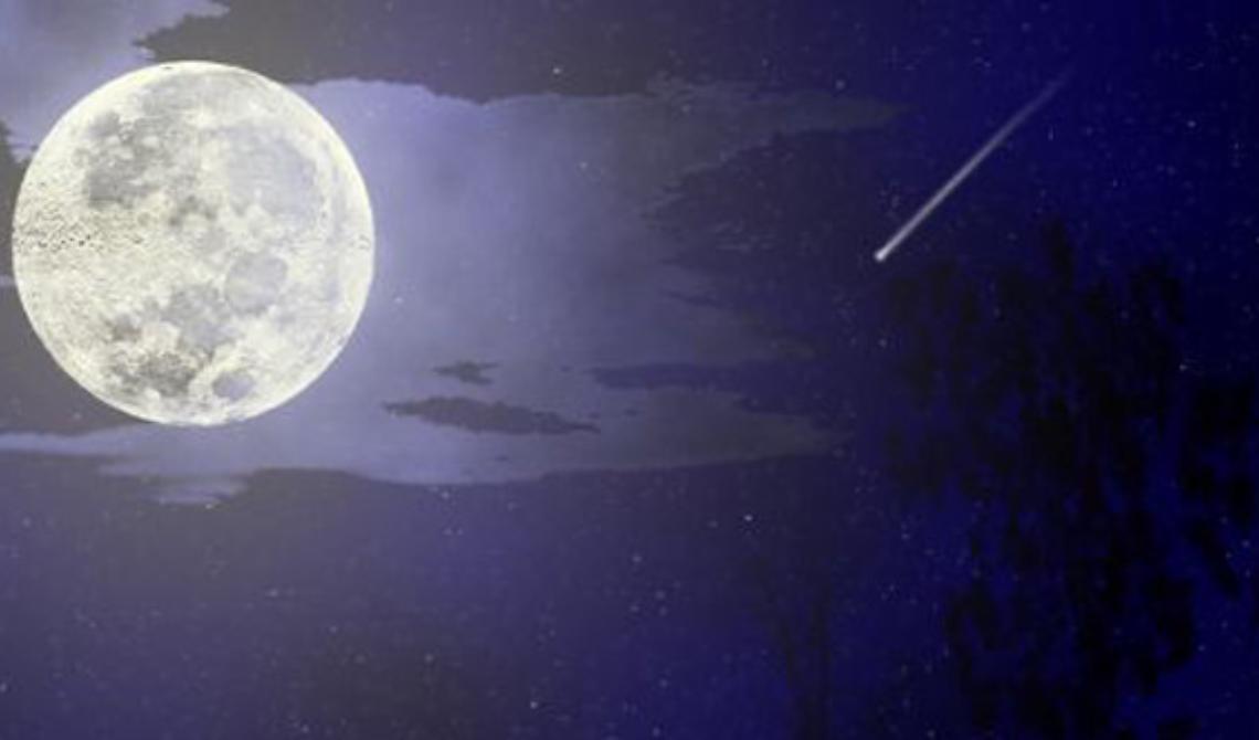 Pure le stelle cadenti vanno in vacanza: c'è la Super Luna
