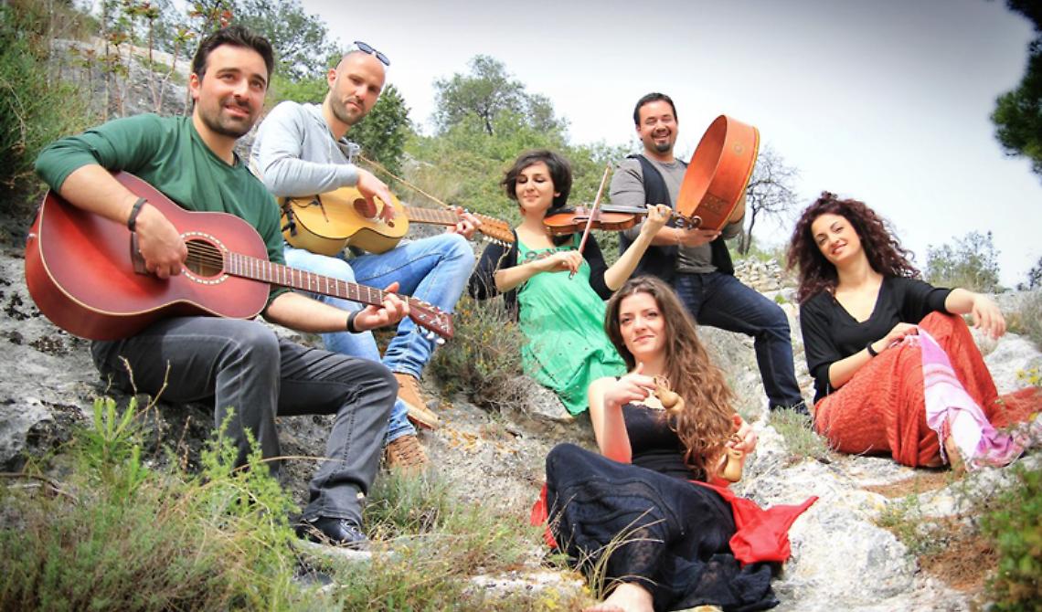 Oggi, 5 settembre 2003, il "battesimo" dei Tarantula Garganica col primo concerto a Vietri sul Mare, in provincia di Salerno
