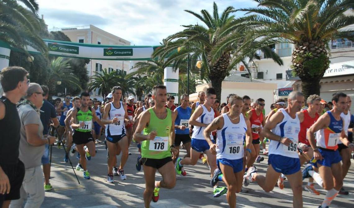 Notarangelo e Scopece, gli habitué del podio conquistano anche la "Vieste in corsa"