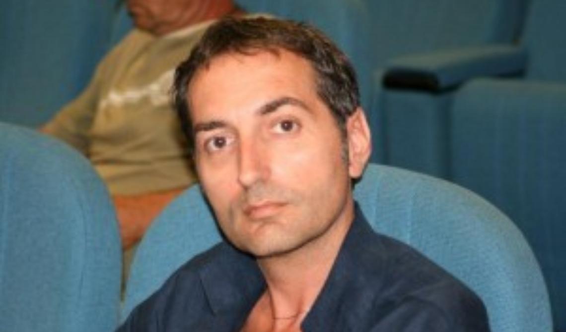 «Sei una scimmia nera»: gli spengono la sigaretta addosso e lo picchiano. Succede a Foggia