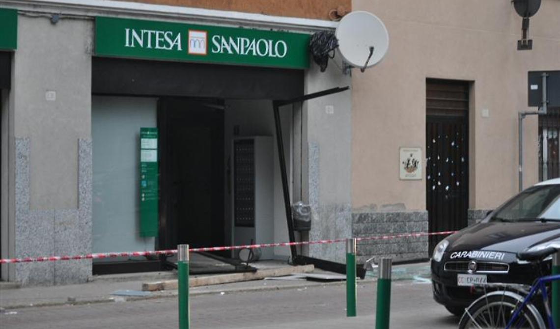 Rapinato dopo aver prelevato denaro allo sportello Bancomat