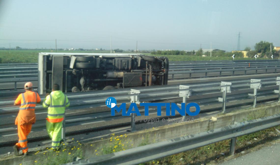 Incidente sulla SS 16, in direzione Foggia. Traffico bloccato