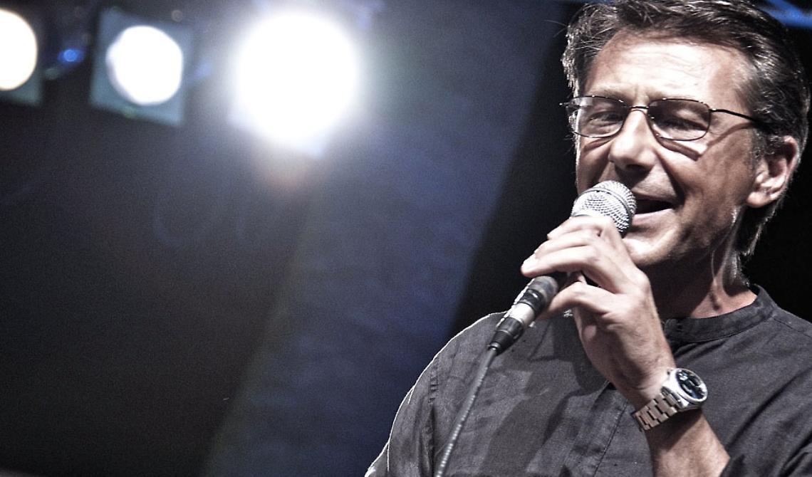 Oggi, 14 ottobre 1961, nasce a Foggia Gegé Telesforo: il miglior Jazz-vocalist italiano al mondo