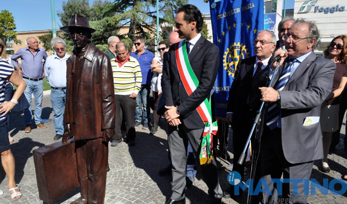 La statua inaugurata da Treggiari e Miranda
