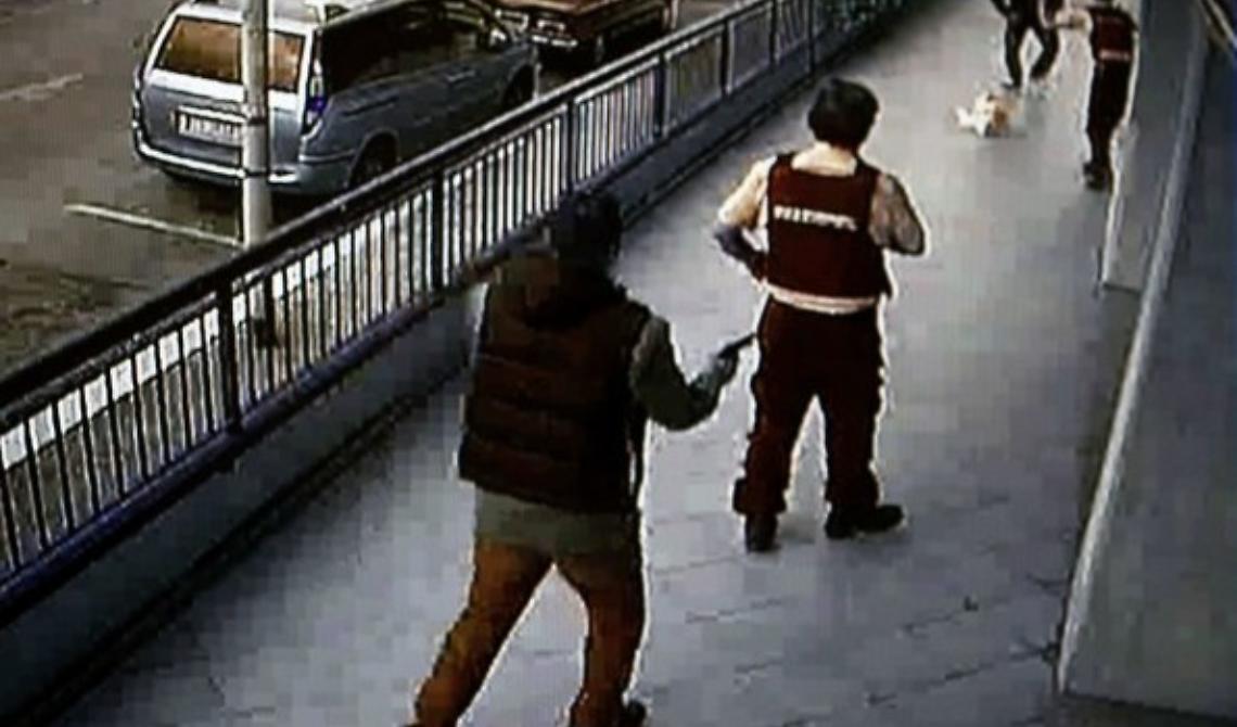 Monte Sant'Angelo, assalto vigilantes: scena ripresa dalla telecamera del Comune