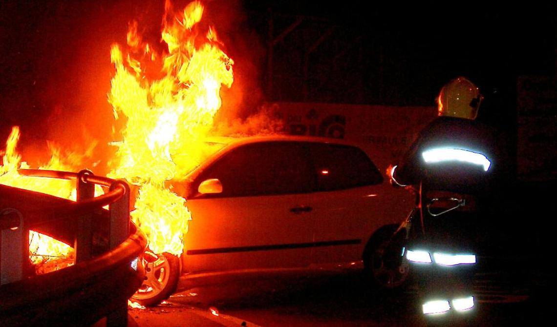 Carapelle: veicoli in fiamme in Via Sicilia
