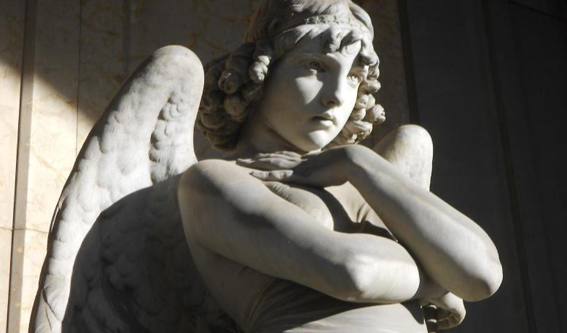 Quando la morte è una caduta di lame di ghiaccio sul viso eterno della giovinezza