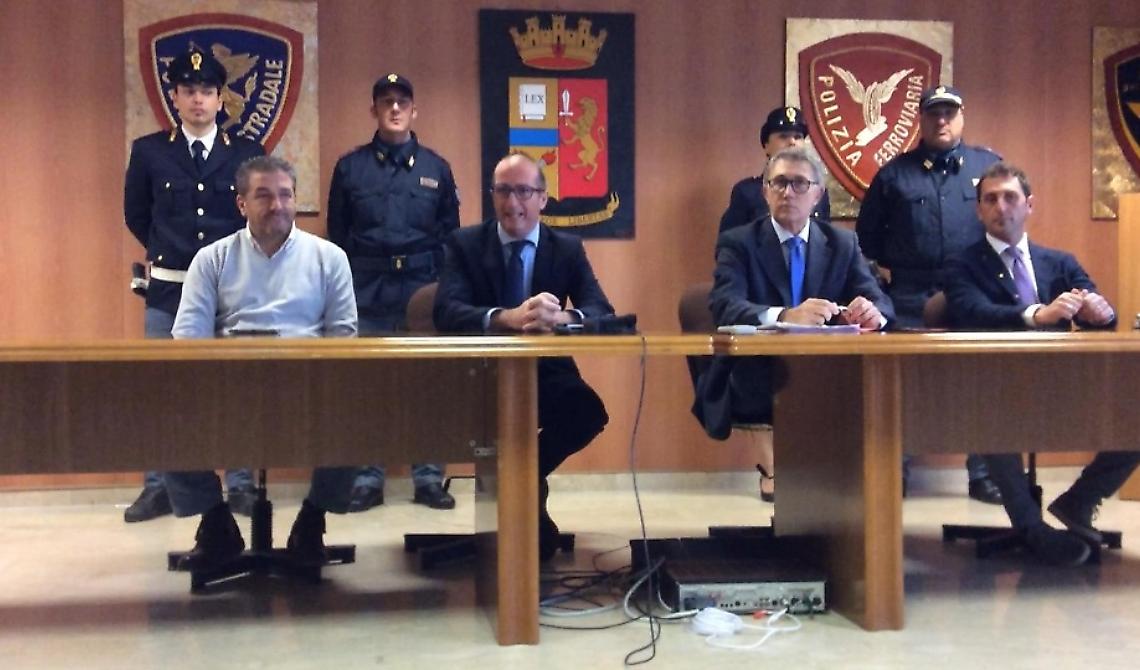 Pronti alla grande fuga: la polizia sgambetta i due boss della mala foggiana