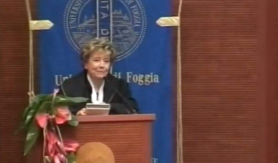 Oggi, 18 novembre 2010, Dacia Maraini a Foggia per ricevere da UniFg la laurea ad honorem 