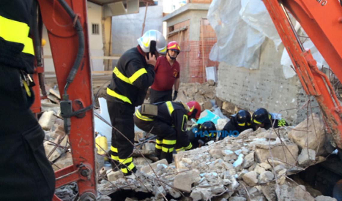 Foggia, via Ingino: crolla un solaio. Due persone sotto le macerie, una è morta