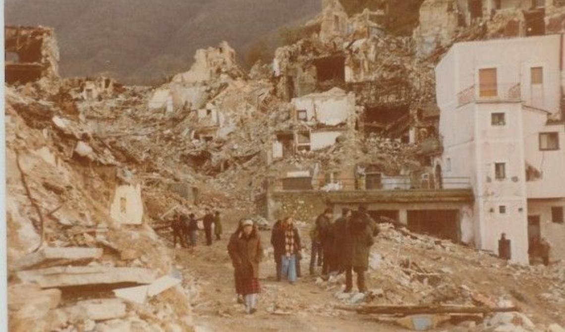 Oggi, 23 novembre 1980, il terribile terremoto in Irpinia che sconvolse anche 14 comuni della provincia di Foggia