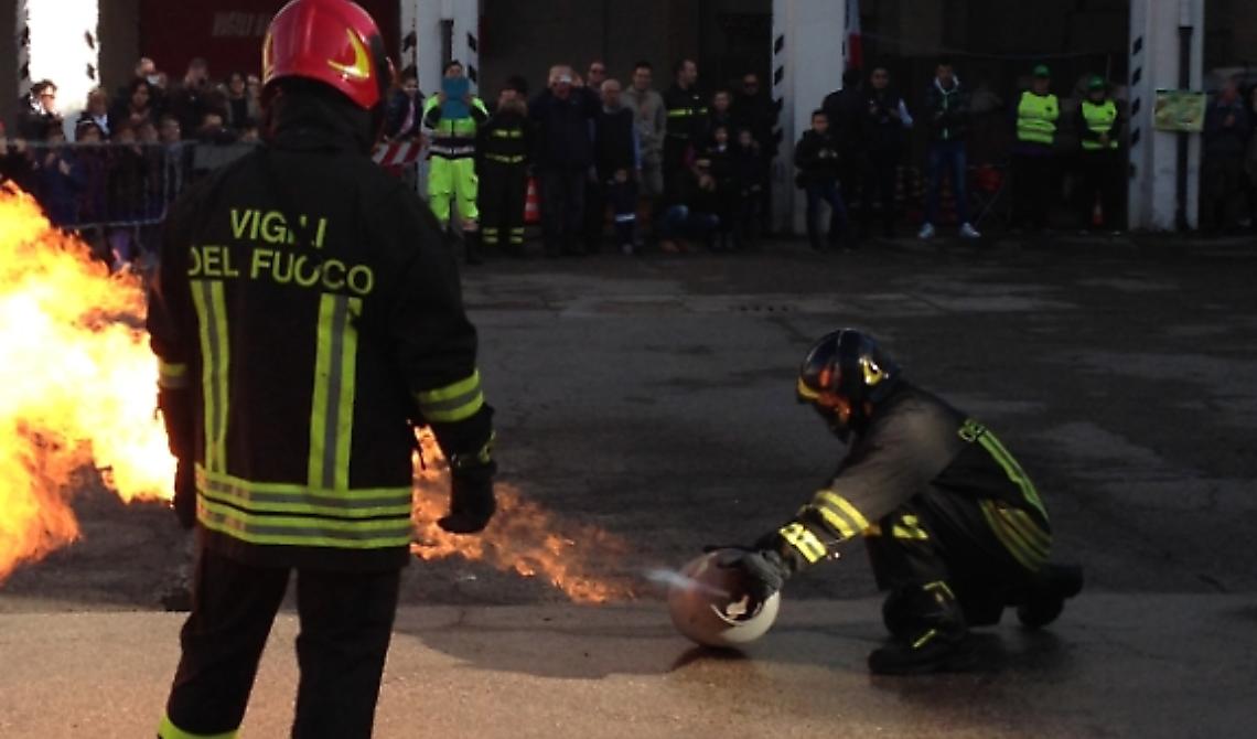 Emergenza incendi, Vigili del Fuoco stremati: servono più mezzi