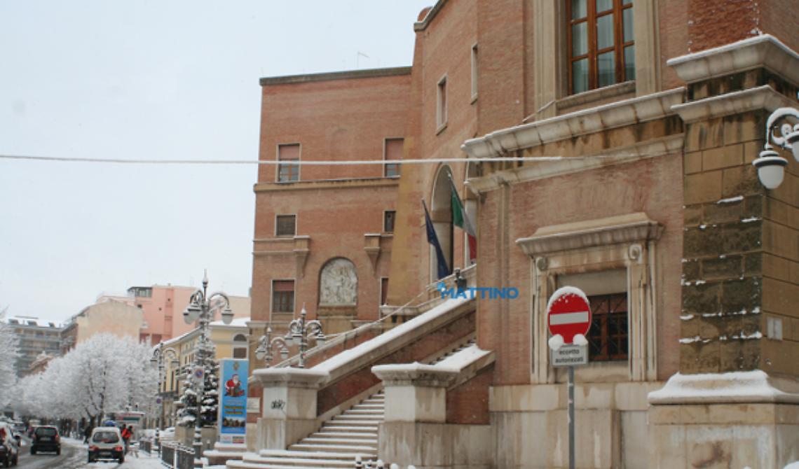 Emergenza neve, il Comune di Foggia si mobilita: riscaldamento nelle scuole 48 ore prima del rientro