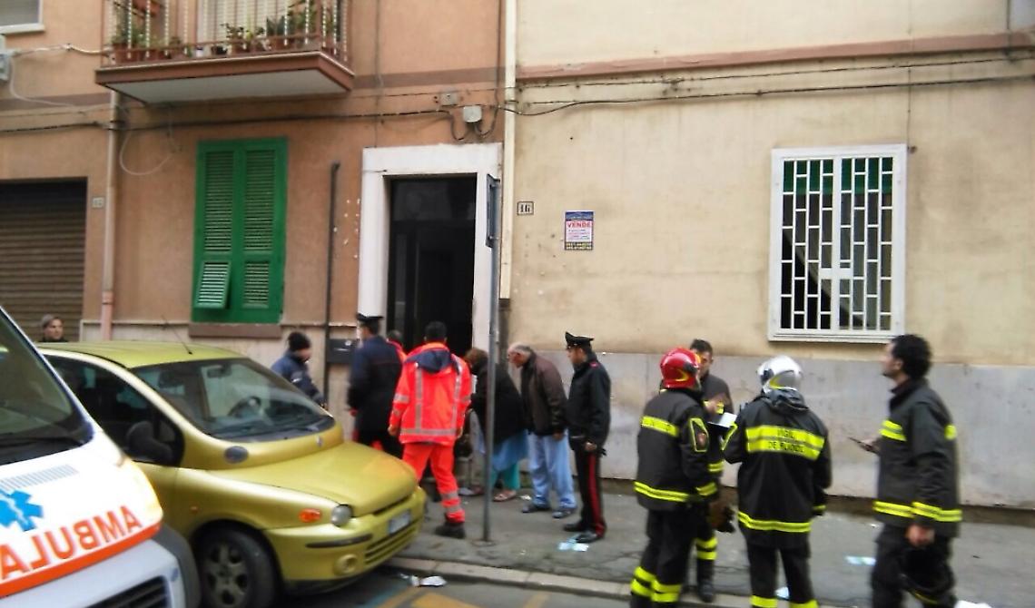 Fiamme Via Pesola: rogo partito da un materasso in lattice