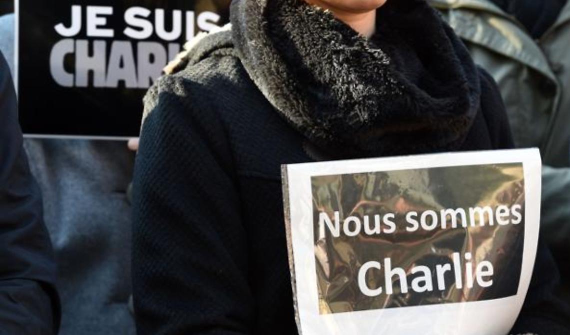 Si, siamo tutti Chiarlie. Ma chi insorge contro il bavaglio alla libertà di stampa in Italia?
